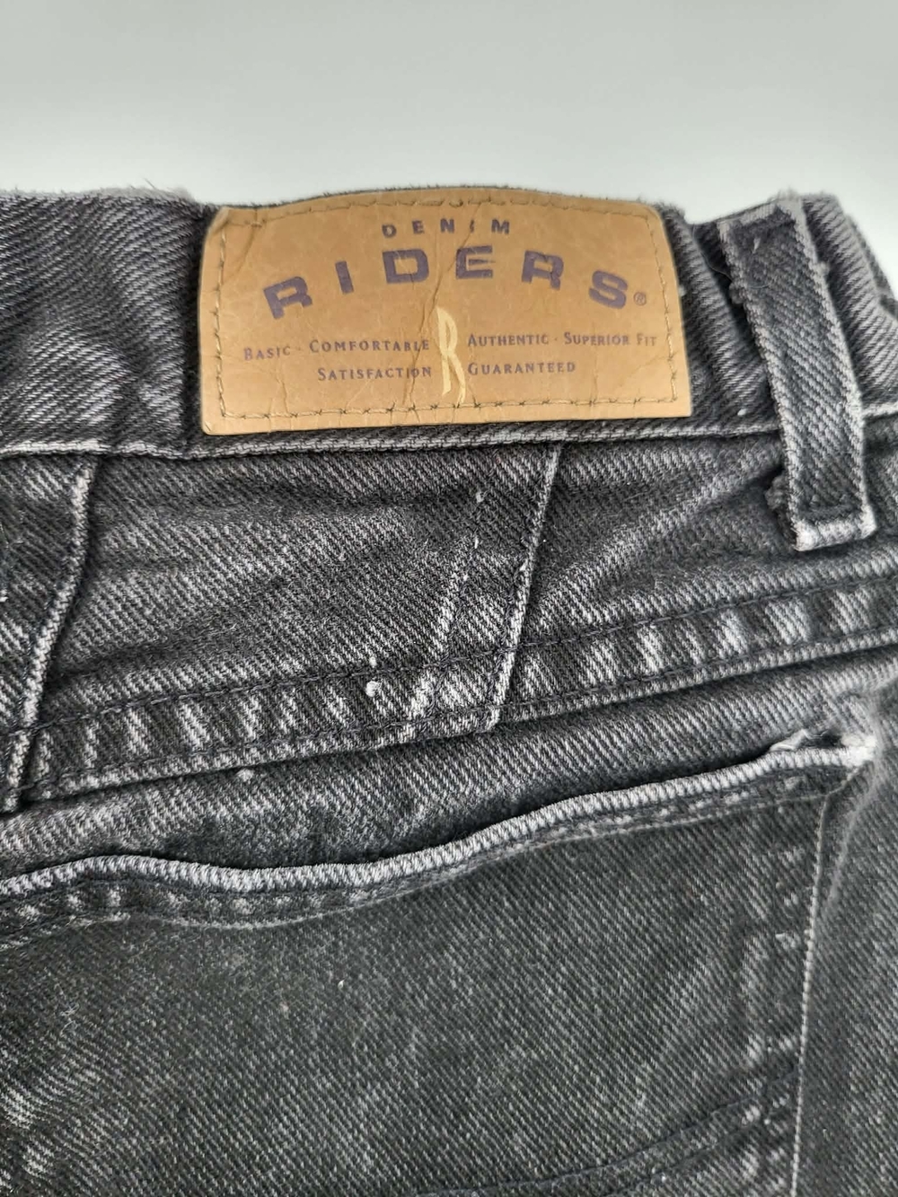 Denim Riders Women’s High Rise Tapered Charcoal Wash Black Jeans 10P Petite - Picture 3 of 8